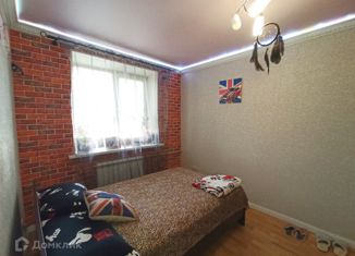 Продается 4-комнатная квартира, 75 м2, Крымск, улица Свердлова, 155