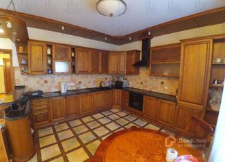 Сдача в аренду пятикомнатной квартиры, 300 м2, Казань, Курская улица, 11А, Советский район