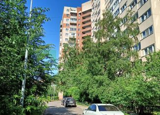 Продам 3-ком. квартиру, 72 м2, Санкт-Петербург, проспект Стачек, 105к2, метро Проспект Ветеранов