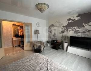 Продам трехкомнатную квартиру, 64.7 м2, Ижевск, улица Героя России Ильфата Закирова, 18, жилой район Аэропорт