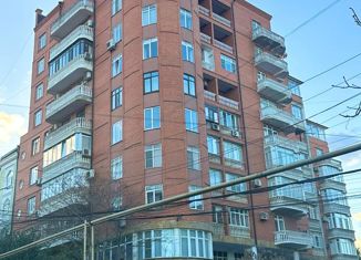 Продам 5-комнатную квартиру, 640 м2, Махачкала, улица Даниялова, 10, Советский район