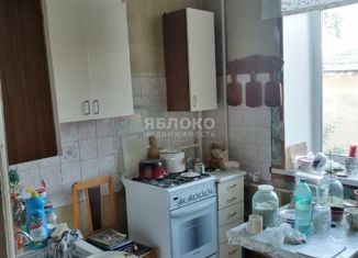 Продам 2-комнатную квартиру, 47.8 м2, Березники, улица Челюскинцев, 54