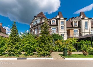 Сдам таунхаус, 424 м2, село Ильинское, площадь Европы, 1