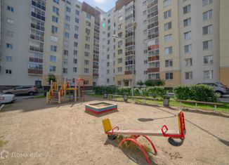 Продается двухкомнатная квартира, 52.6 м2, Екатеринбург, метро Площадь 1905 года, улица Анатолия Муранова, 18