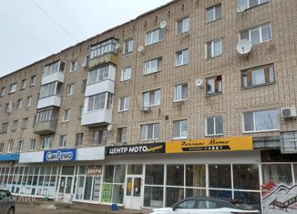 Продажа 3-комнатной квартиры, 49 м2, Смоленск, улица Академика Петрова, 2