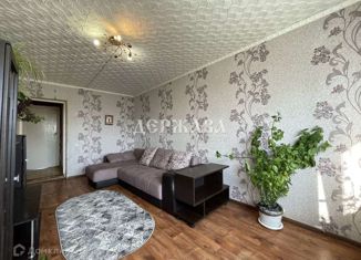 Продается 2-комнатная квартира, 47.5 м2, поселок Троицкий, Центральная улица, 6