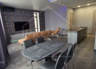 Сдам в аренду 3-ком. квартиру, 100 м2, Омск, Сенная улица, 30