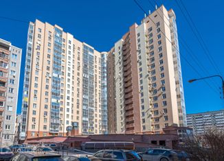 Продаю 2-комнатную квартиру, 83.2 м2, Екатеринбург, улица Белинского, 180, метро Чкаловская