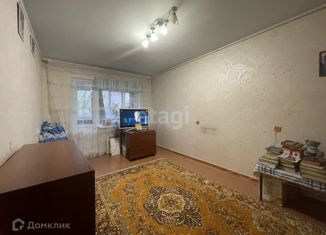 Продается 2-комнатная квартира, 52 м2, Карачаево-Черкесия, улица Карла Маркса, 112