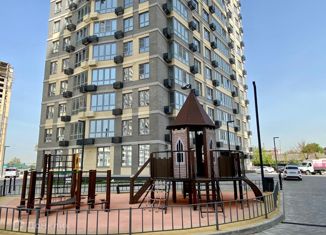 Продаю трехкомнатную квартиру, 94 м2, Краснодар, улица имени В.Н. Мачуги, 166к1, ЖК Сказка Град