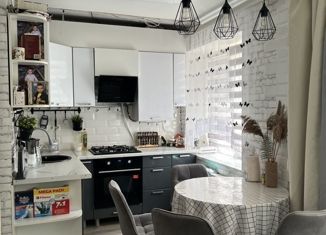 Продам 3-комнатную квартиру, 42.5 м2, село Лекарственное, Центральная улица, 14