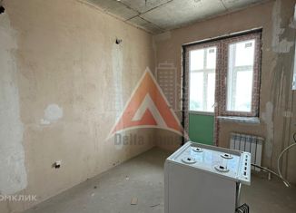 Продаю трехкомнатную квартиру, 83 м2, Астрахань, улица Кольцова, 7, Трусовский район