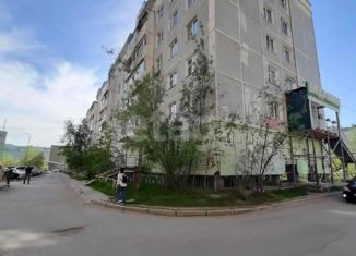 Продаю 4-ком. квартиру, 72 м2, Якутск, улица Пояркова, 13