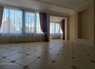 Продаю 3-комнатную квартиру, 104 м2, Краснодар, Баварская улица, 8, Прикубанский округ