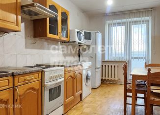 Трехкомнатная квартира на продажу, 94 м2, Екатеринбург, метро Геологическая, улица Пальмиро Тольятти, 13А