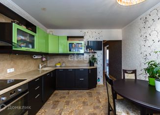 Двухкомнатная квартира на продажу, 67 м2, Тюменская область, улица Николая Семёнова, 25к1