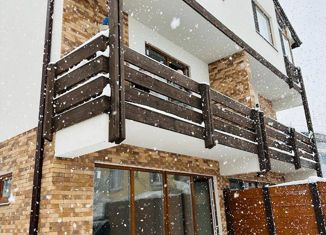 Продам дом, 110 м2, посёлок городского типа Красная Поляна, улица Защитников Кавказа, 76/16