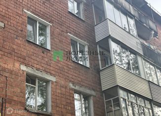 Продаю трехкомнатную квартиру, 59 м2, Ижевск, Клубная улица, 36, жилой район Строитель