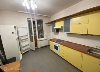 Сдаю двухкомнатную квартиру, 77 м2, Сургут, Университетская улица, 5