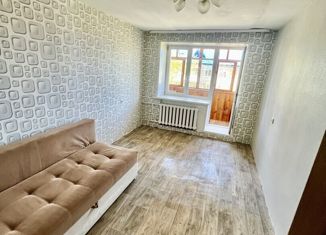 Продается 2-комнатная квартира, 43.9 м2, Тюмень, улица Маршала Захарова, 9