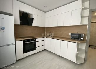 Аренда 1-ком. квартиры, 41 м2, Тюмень, улица Валентины Трофимовой, 7, ЖК Квартал 1964