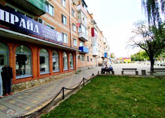 Продаю 1-ком. квартиру, 30 м2, Апшеронск, улица Ленина, 18