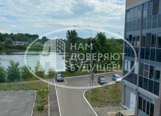 Продается трехкомнатная квартира, 78 м2, посёлок Озёрный, Производственная улица, 1В