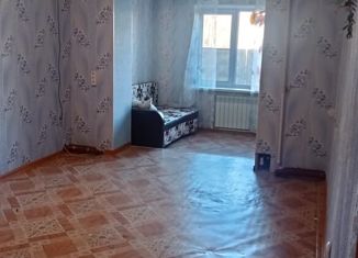 Продаю 2-комнатную квартиру, 65 м2, Астрахань, улица Сун Ят-Сена, 64А