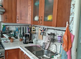 Продам 3-ком. квартиру, 60 м2, Санкт-Петербург, улица Зины Портновой, 21к1, метро Ленинский проспект