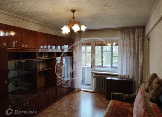 Продаю трехкомнатную квартиру, 49 м2, Калуга, Строительная улица, 11