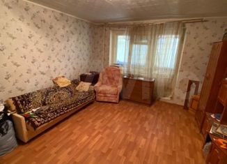 Продаю однокомнатную квартиру, 42 м2, Астрахань, улица Галины Николаевой, 4, Трусовский район