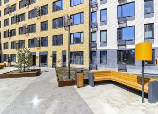 Продажа 2-ком. квартиры, 63 м2, Тюмень, улица Новосёлов, 105