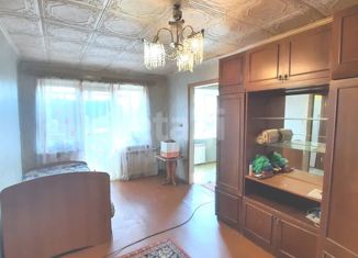 Сдается двухкомнатная квартира, 43.7 м2, Златоуст, улица Сталеваров, 11