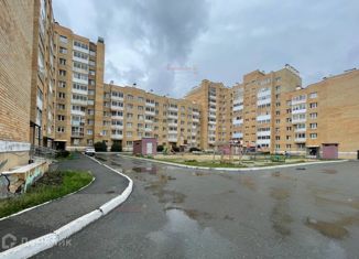 Продаю пятикомнатную квартиру, 131 м2, Екатеринбург, Рощинская улица, 74, Чкаловский район