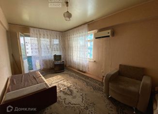 Продается 2-комнатная квартира, 45 м2, Астрахань, улица Яблочкова, 40, Ленинский район