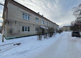 Продается трехкомнатная квартира, 51.4 м2, Артёмовский, улица Гагарина, 3