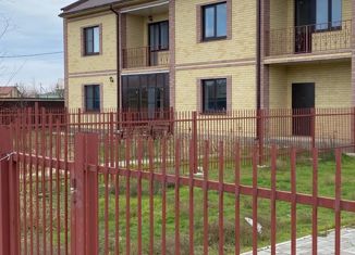 Продаю таунхаус, 133 м2, село Карагали, Заводская улица, 12