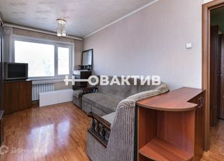 Продается 2-ком. квартира, 48 м2, Новосибирск, улица Кошурникова, 53, Дзержинский район