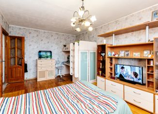 Продам двухкомнатную квартиру, 47.6 м2, Свердловская область, улица Амундсена, 70