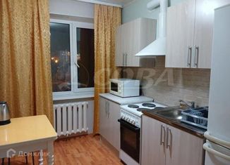 Сдаю в аренду 2-ком. квартиру, 45 м2, Тобольск, 6-й микрорайон, 11