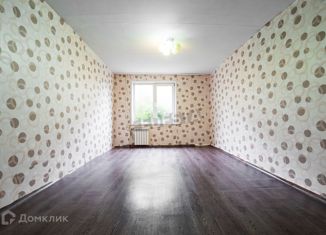 Продажа однокомнатной квартиры, 33.2 м2, Соликамск, улица 20-летия Победы, 187