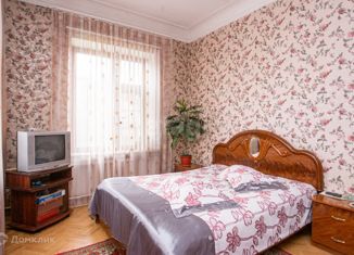 Продам 3-ком. квартиру, 75.4 м2, Кемеровская область, Севастопольская улица, 5