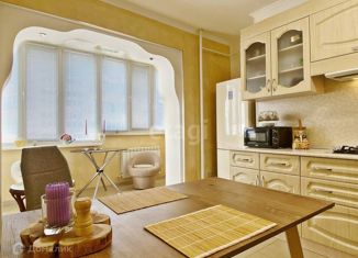 Сдается двухкомнатная квартира, 85 м2, Анапа, улица Крылова, 17к5