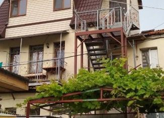 Продажа пятикомнатной квартиры, 120 м2, Евпатория, улица Иванова, 8