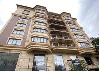 Продам четырехкомнатную квартиру, 200 м2, Махачкала, улица Дахадаева, 71