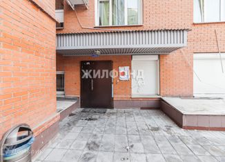 Продам 4-ком. квартиру, 114 м2, Новосибирск, улица Щетинкина, 49, улица Щетинкина