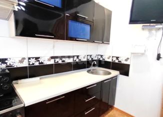 Продаю 1-ком. квартиру, 35.9 м2, Тюменская область, 11-й микрорайон, 45