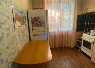 Продам двухкомнатную квартиру, 45 м2, Бийск, улица 8 Марта, 4