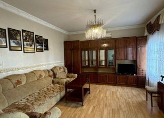Сдается в аренду четырехкомнатная квартира, 68 м2, Новочеркасск, улица Дубовского, 36