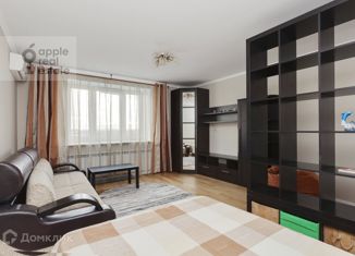 Однокомнатная квартира в аренду, 50 м2, Москва, Кленовый бульвар, 13, метро Кленовый бульвар